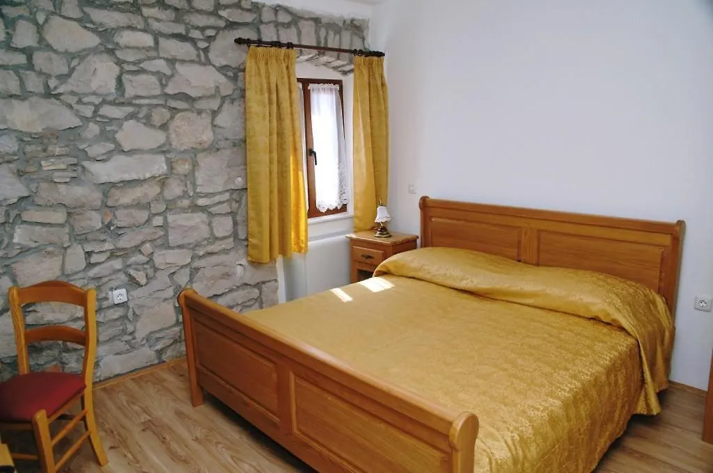 Villa Calussovo Ripenda Kras Hotel