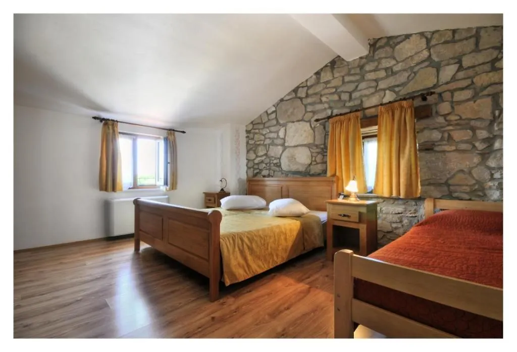 Villa Calussovo Ripenda Kras 3*,